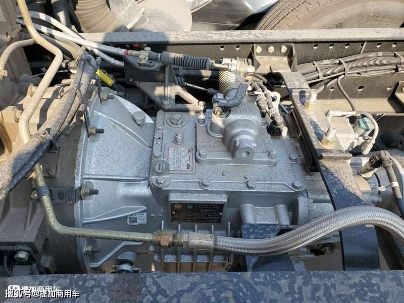 陕汽轩德今年的主力车型,前四后四底盘玉柴发动机,翼6载货车实拍_手机