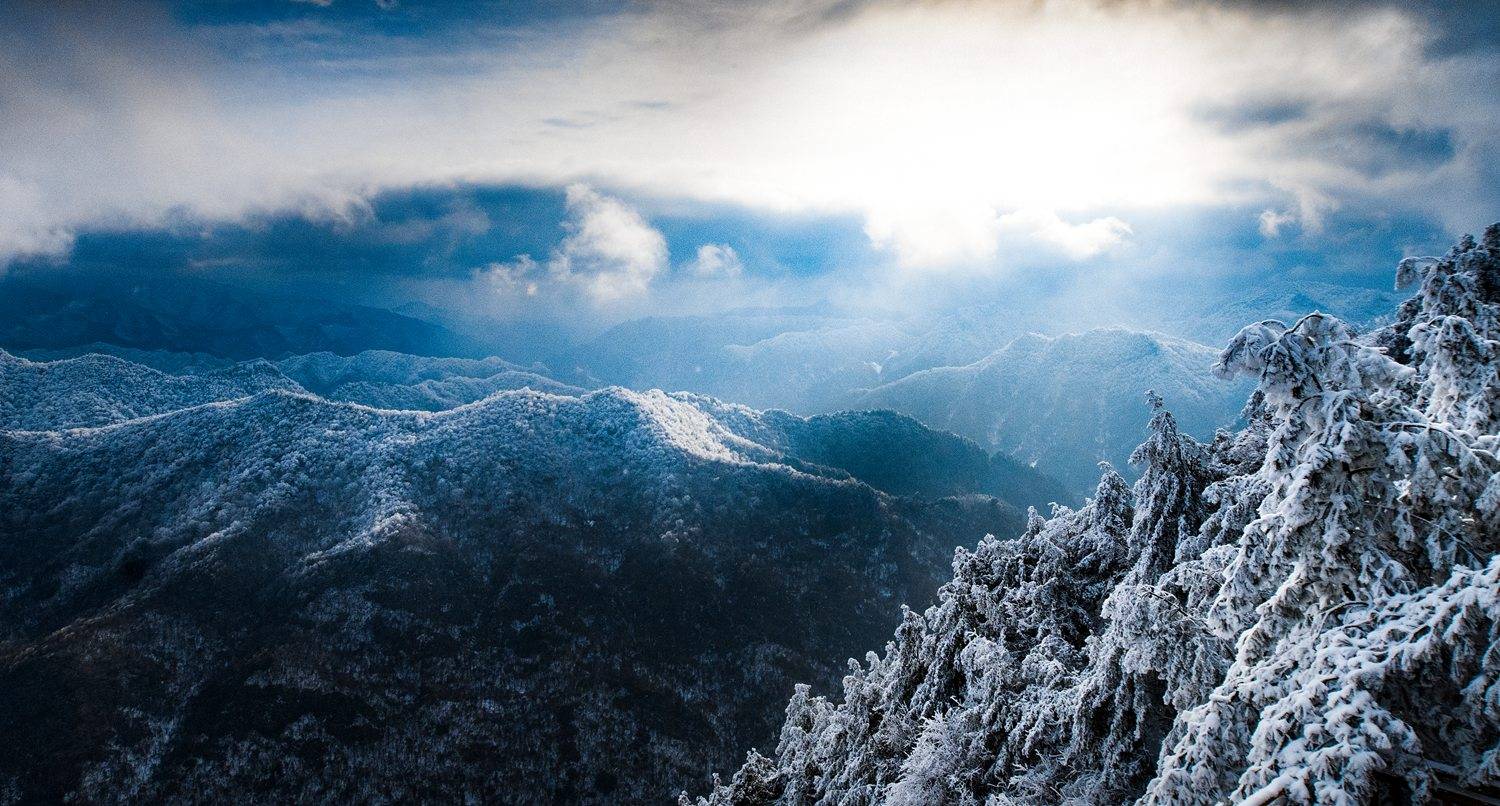 紫柏山雪景图片