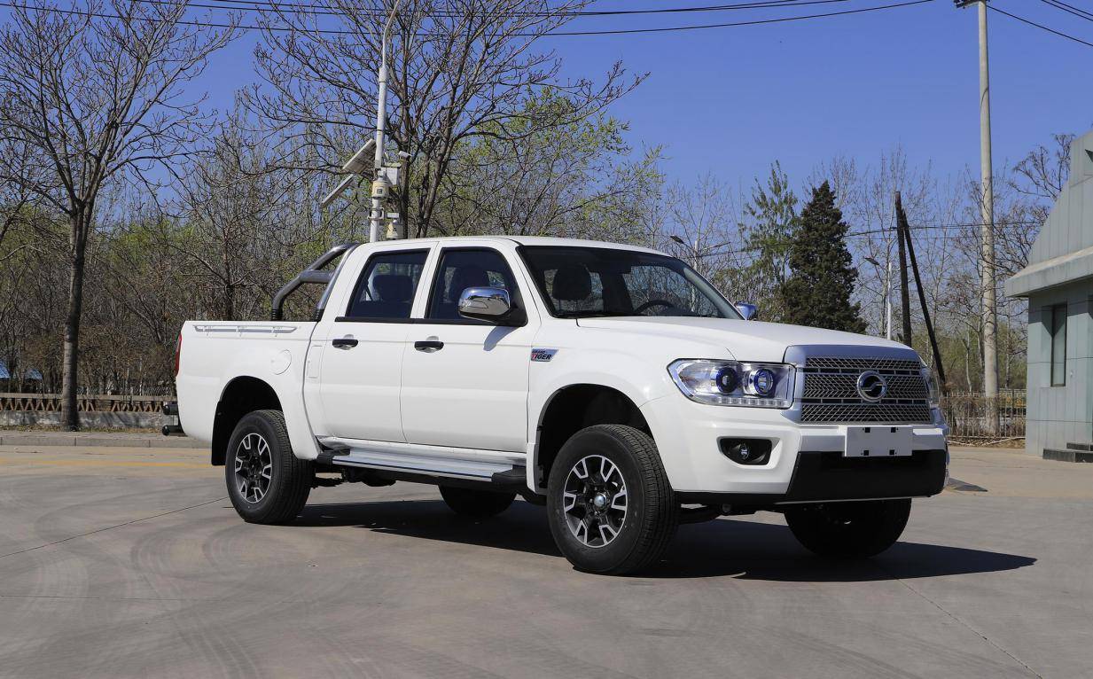 四驱皮卡登陆市场,外号"猛禽mini",起售价只要8万?