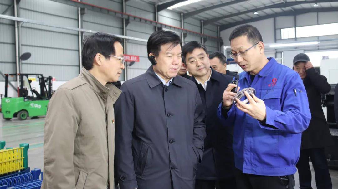 市人大常委会副主任何建军,副市长程建国,县委书记田一泓,县人大