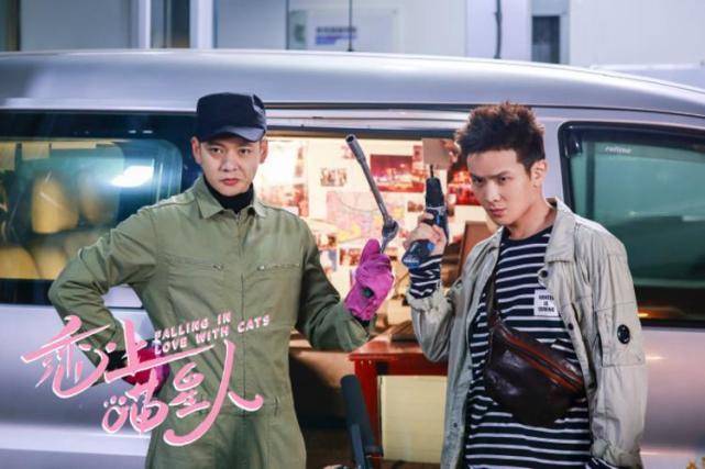 扮演郑货的演员名叫李子游,也是中央戏剧学院毕业,曾