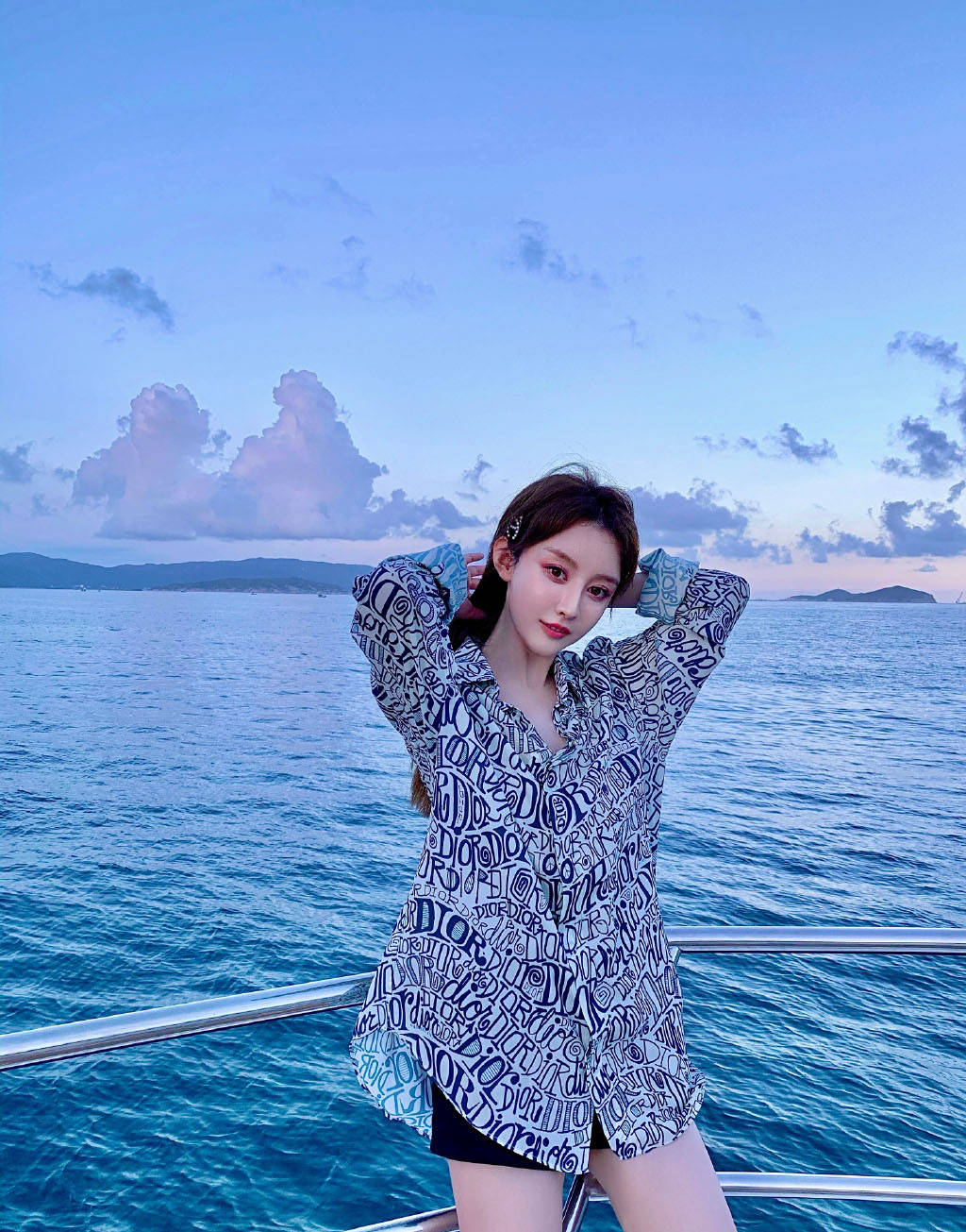 周麟嘉精美壁纸:清新自然,洋溢着青春的气息