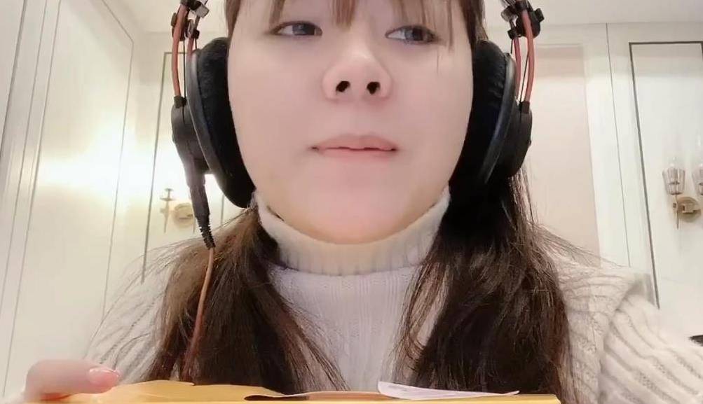 小团团本人也在近期亲自下场回应,原话如下"让人家接受了你丑的样子