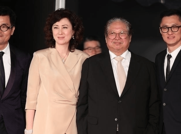 洪金宝混血女儿37岁仍未嫁,看到照片后,网友:怪不得没人娶