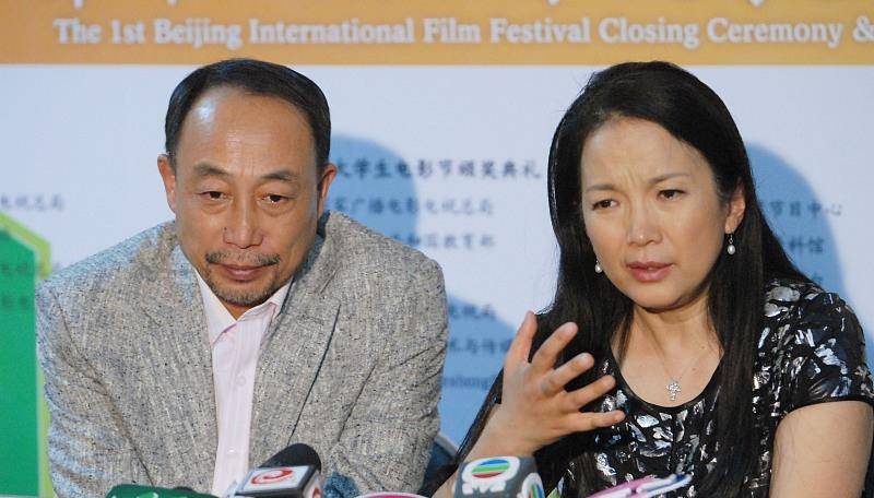 感情是无法形容的,第一次婚姻被张风仪抛弃了,第二任丈夫突然死于酒店