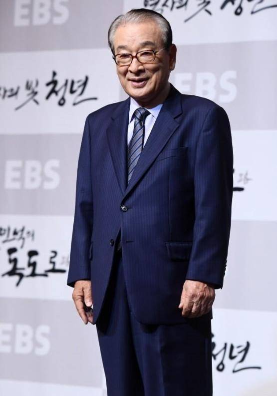 《澡堂老板家的男人们》:86岁老戏骨,李顺载爷爷的"花样人生"