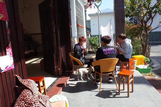 探访皖南古村，听老人们讲过去的故事，留守儿童与老人的真实生活
