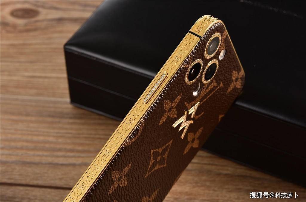 牛人打造lv版奢华iphone12 max,定位富豪名媛不坑穷人_手机