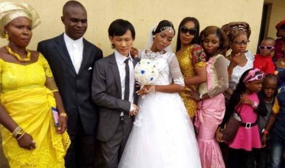 为何大多在非洲娶妻生子的中国人，回国都是一个人？原因有些无奈