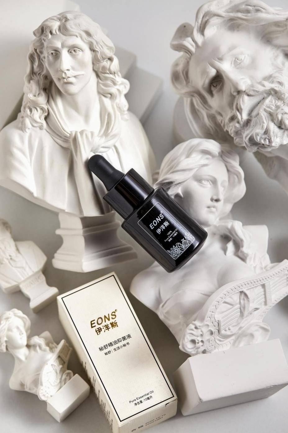 使用方法:使用的时候先用热毛巾热敷腹部,之后eons伊洋斯秘舒精油6-8