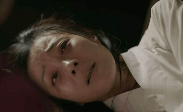 不知道你有没有追正在风口上的电视剧《有翡》,里面的女主角赵丽颖在