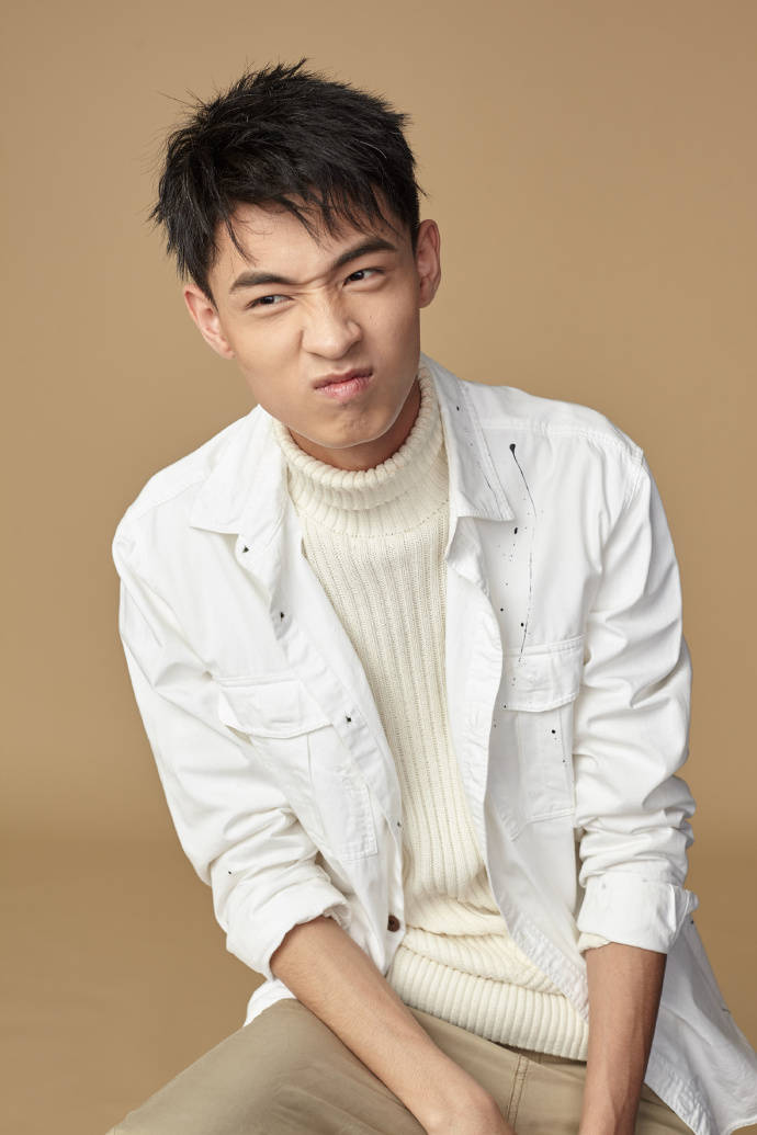 批评岳云鹏,自嘲给秦霄贤磕头,于谦这番话让人觉得很双标