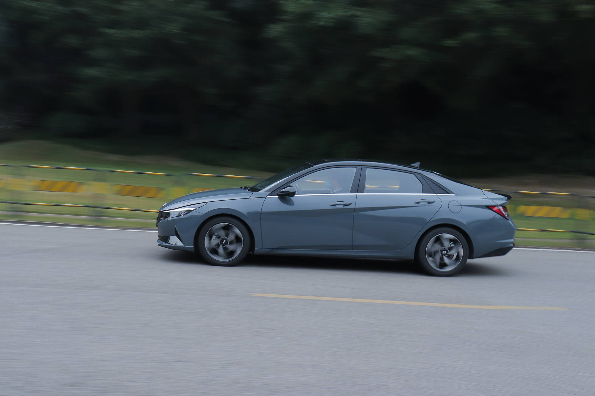 运动性和经济性兼备 试驾北京现代全新一代伊兰特240tgdi