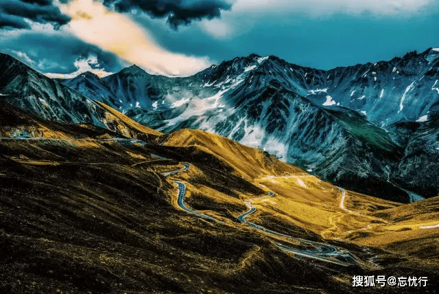 新疆独库公路，一条拥有世界顶级风光的南北疆穿越之路