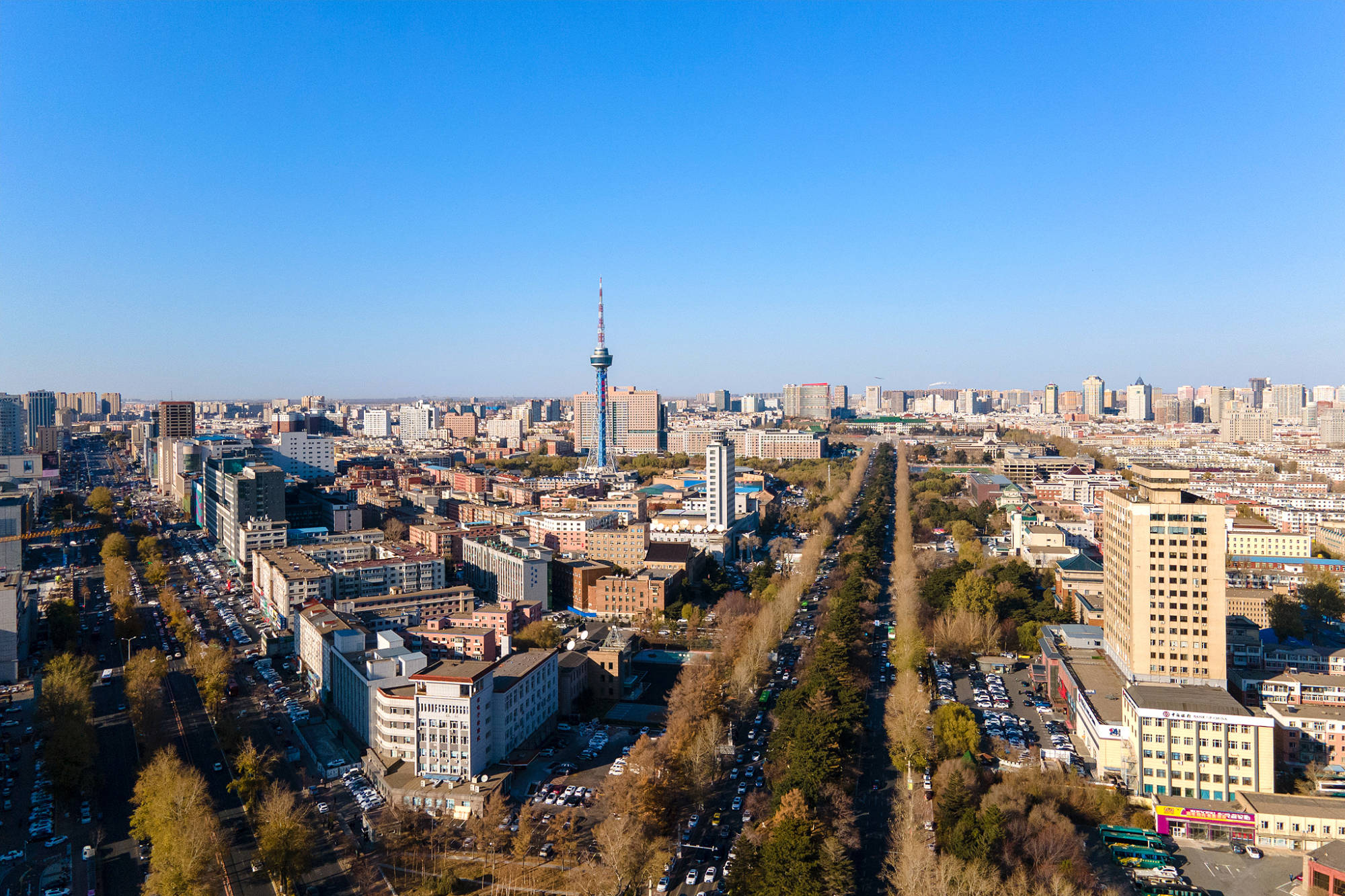 長春是國家歷史文化名城,東北亞經濟圈中心城市,中國四大園林城市之一