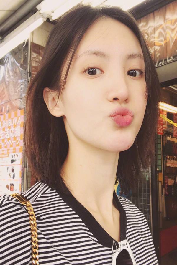 女星金晨精选生活照14张