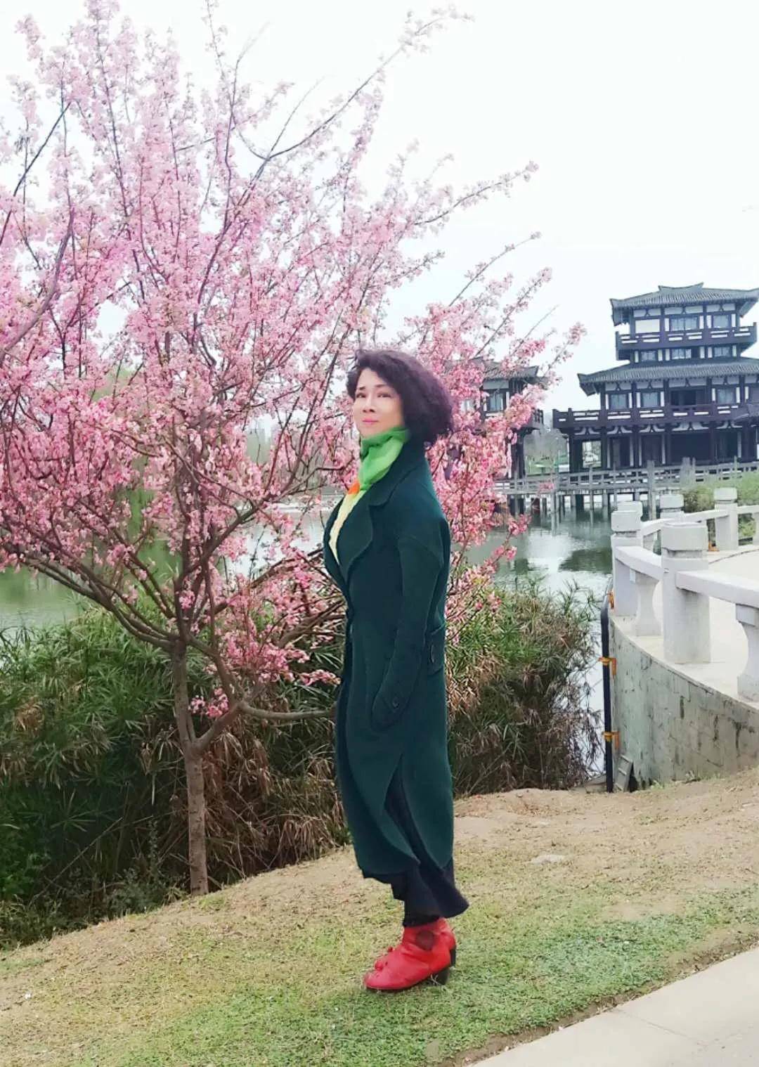 有作品发表于网络平台,把平淡生活过成诗,认真过好如诗生活的每一天