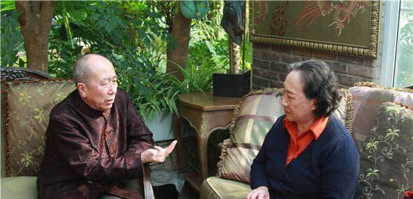 老戏骨雷恪生近况82岁高龄仍坚持拍戏儿女双全却不能抱孙子