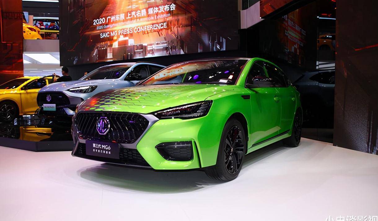 原创国产双色轿跑来袭,绿色搭配钛金灰十分炫酷,原厂自带尾翼与声浪!