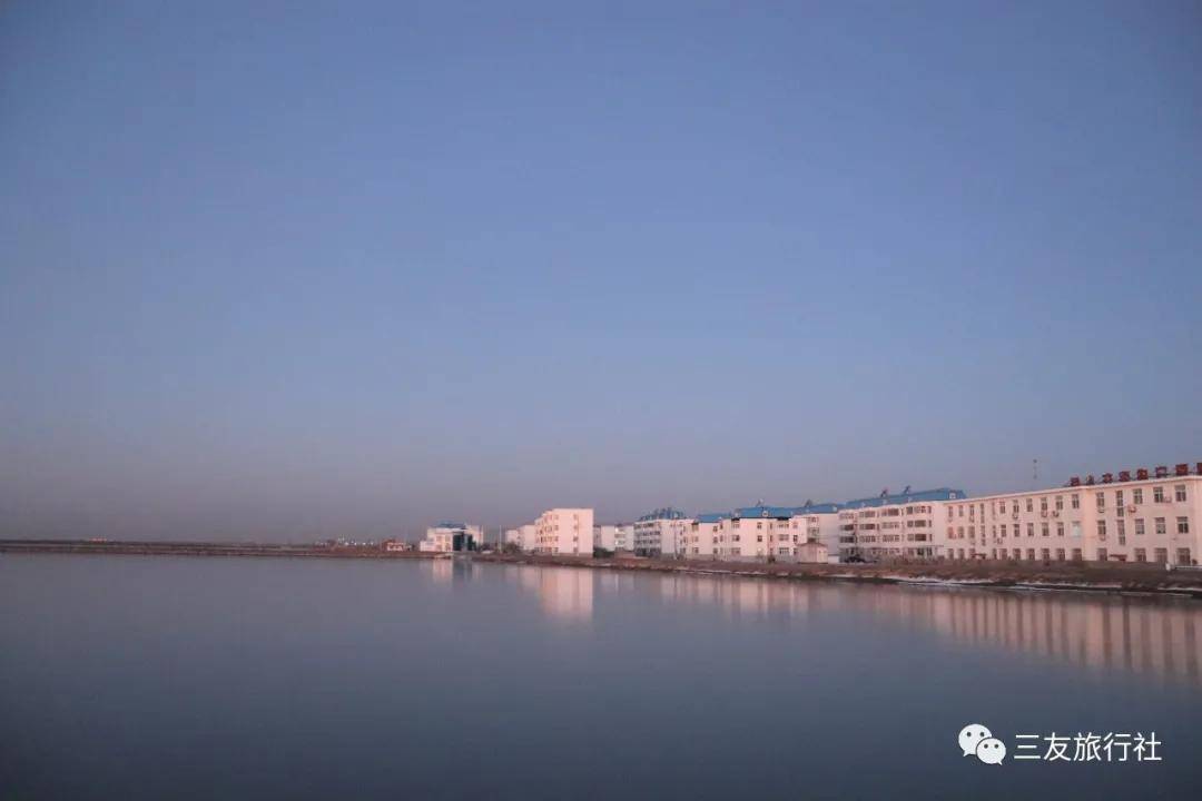 大清河盐场的初印象,是百里滩涂和一望无尽的水面,是生产海盐的故乡
