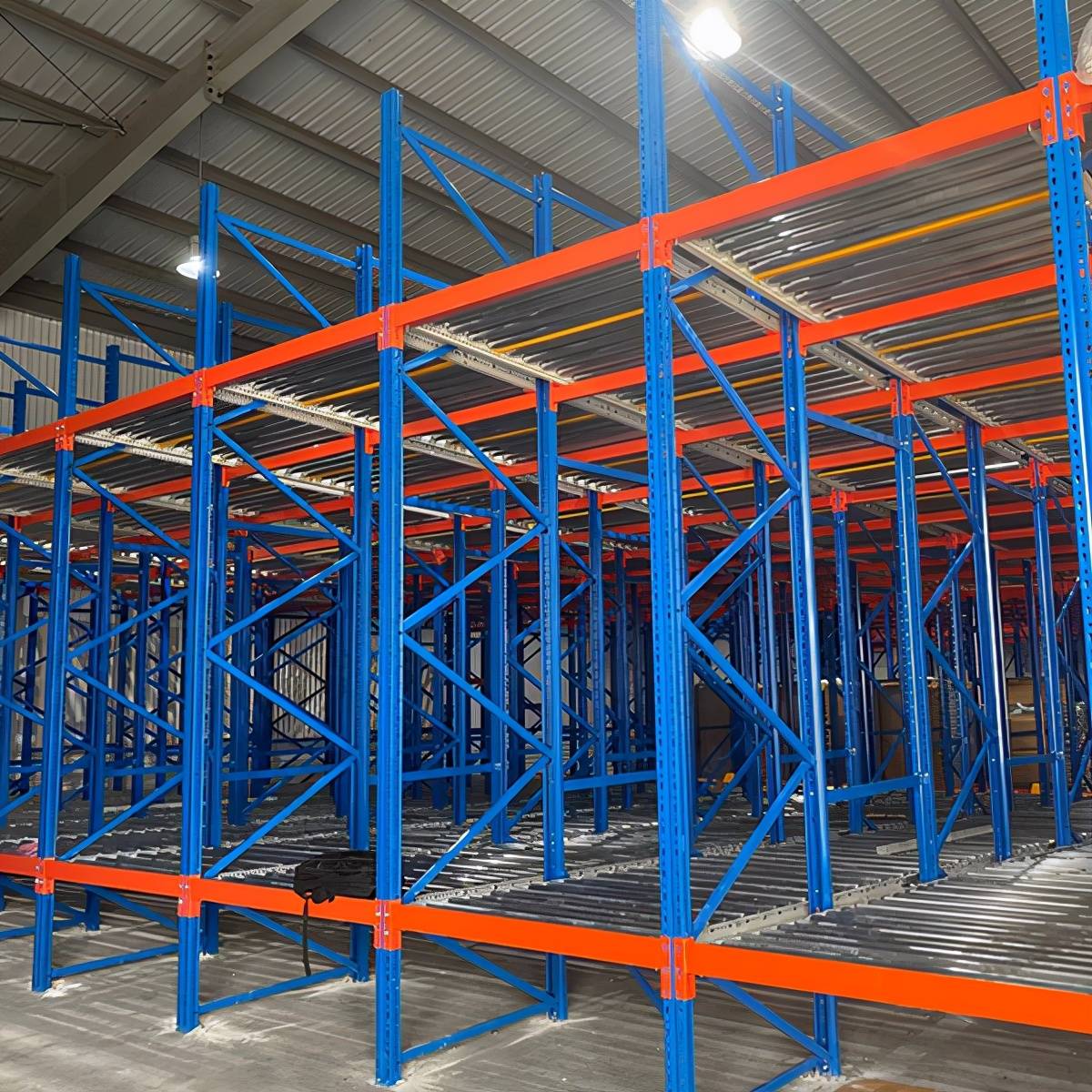 重力式托盘货架何提升作业效率