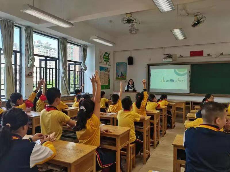 农行佛山分行走进铁军小学 开展"南粤金融 春风化雨"金融知识进校园