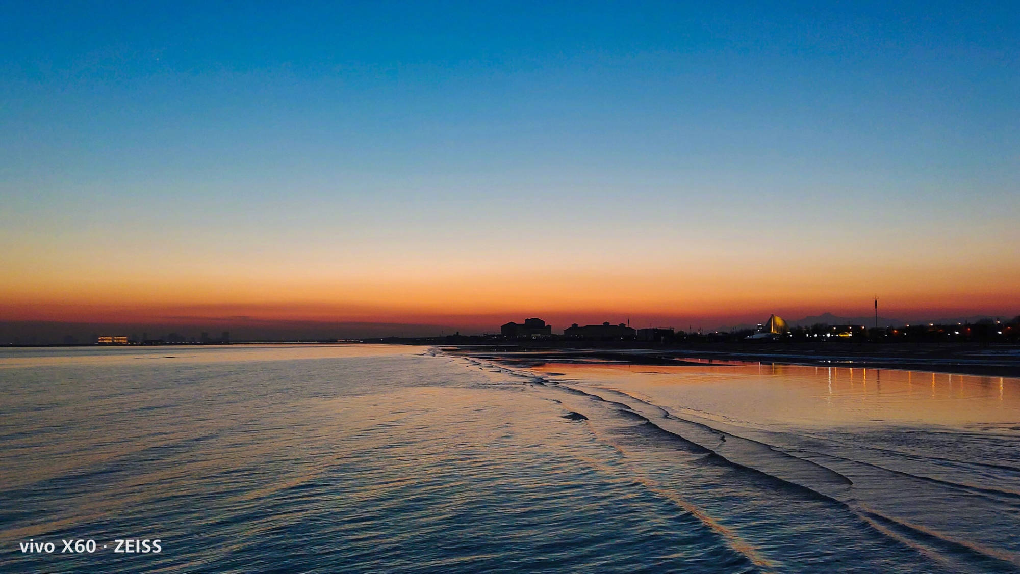 暗中有细 vivo x60搭载第二代微云台夜景预热视频曝光