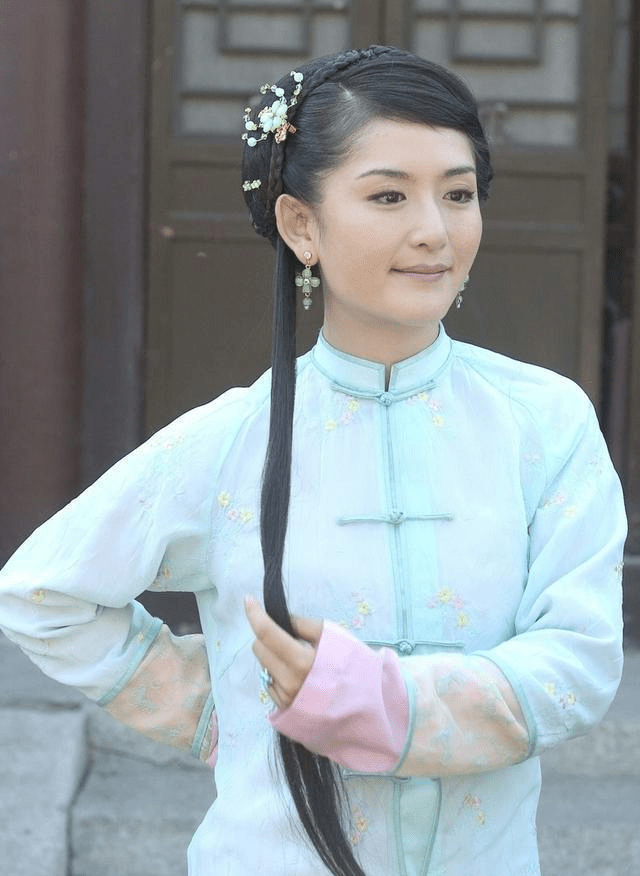 谢娜:出身小县城,单枪匹马闯北京,却逆袭成主持一姐,不容小看!