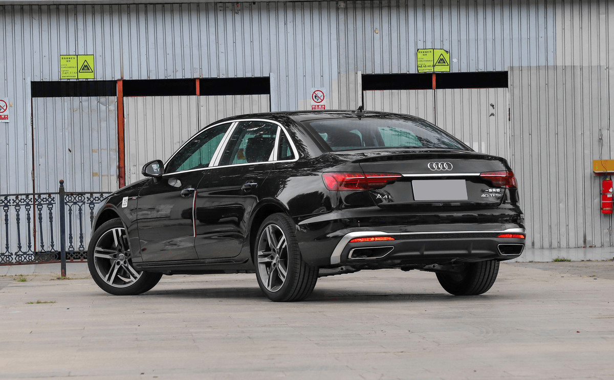 德系豪华b级轿车,奥迪a4l对比奔驰c级,谁更胜一筹?