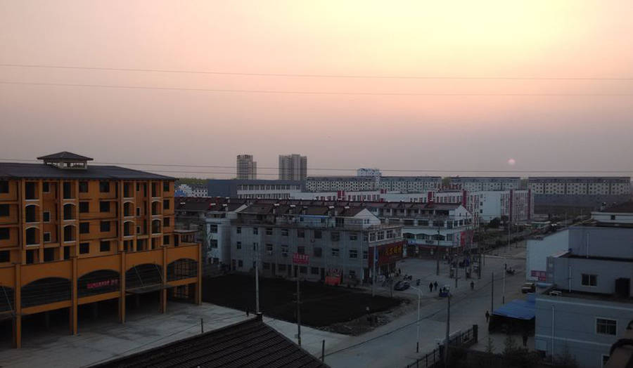 江苏淮安盱眙县最大的镇，和金湖县相邻，是全国千强镇