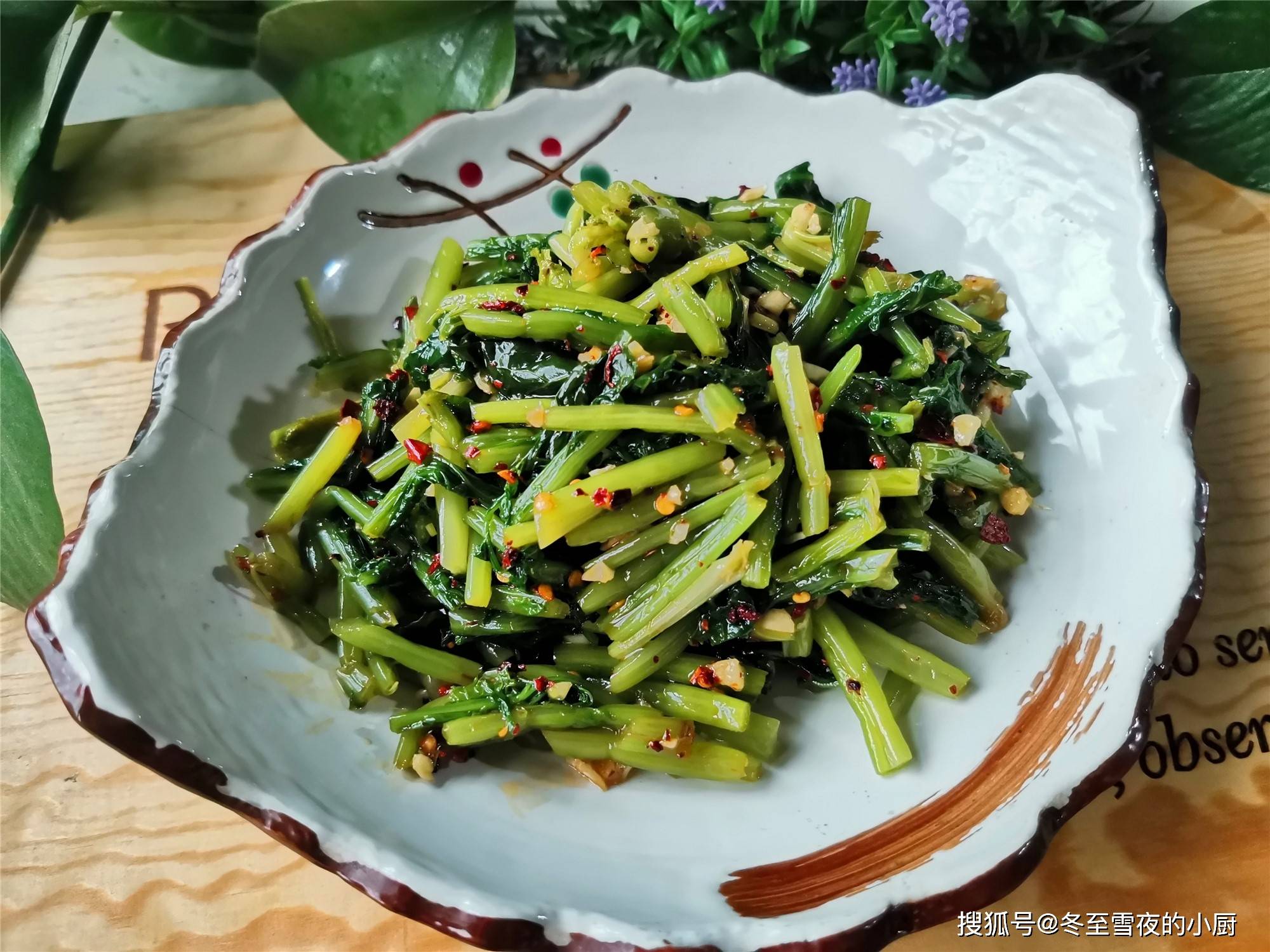 腌制雪里蕻怎样做才好吃?分享5道家常做法,简单易做,鲜香下饭_炒黄豆