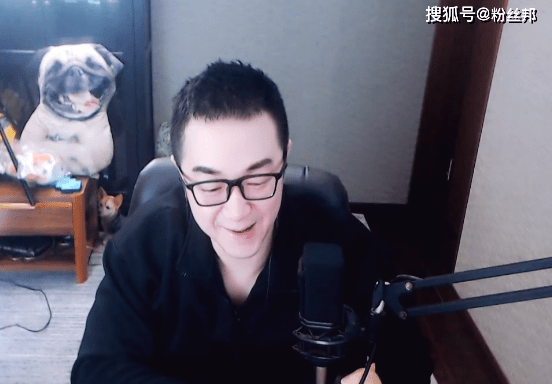 毕加索打得还可以,但下半场却有些黯然失色,最终他未能与囧囧丸一决高