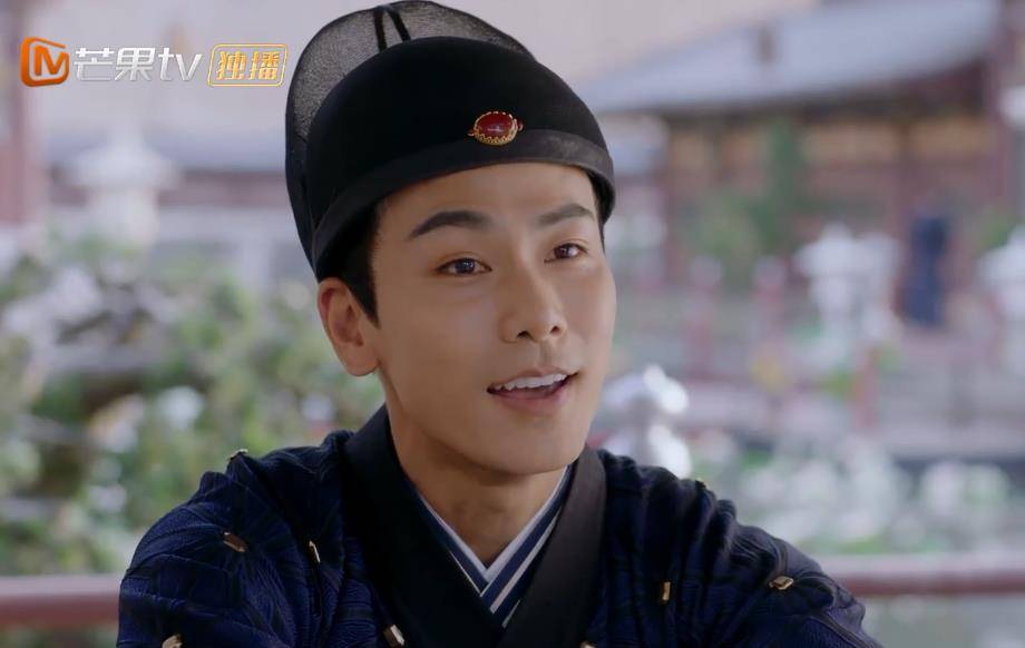 戴向宇帅气温暖还迷人,喜欢他演的每一部剧,在剧里表现得很好