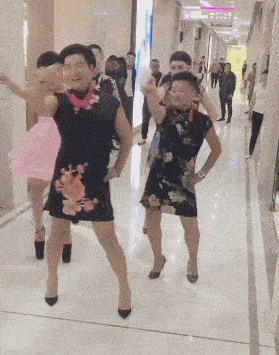 搞笑gif段子这是汗血宝马吧鳄鱼都敢逗