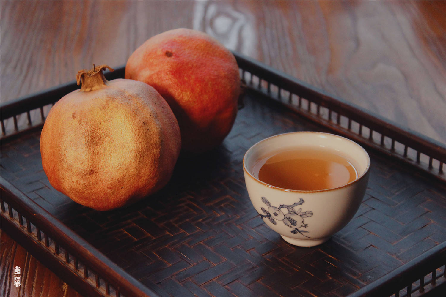 宋风古韵睡来午瓯茶庭下观石榴