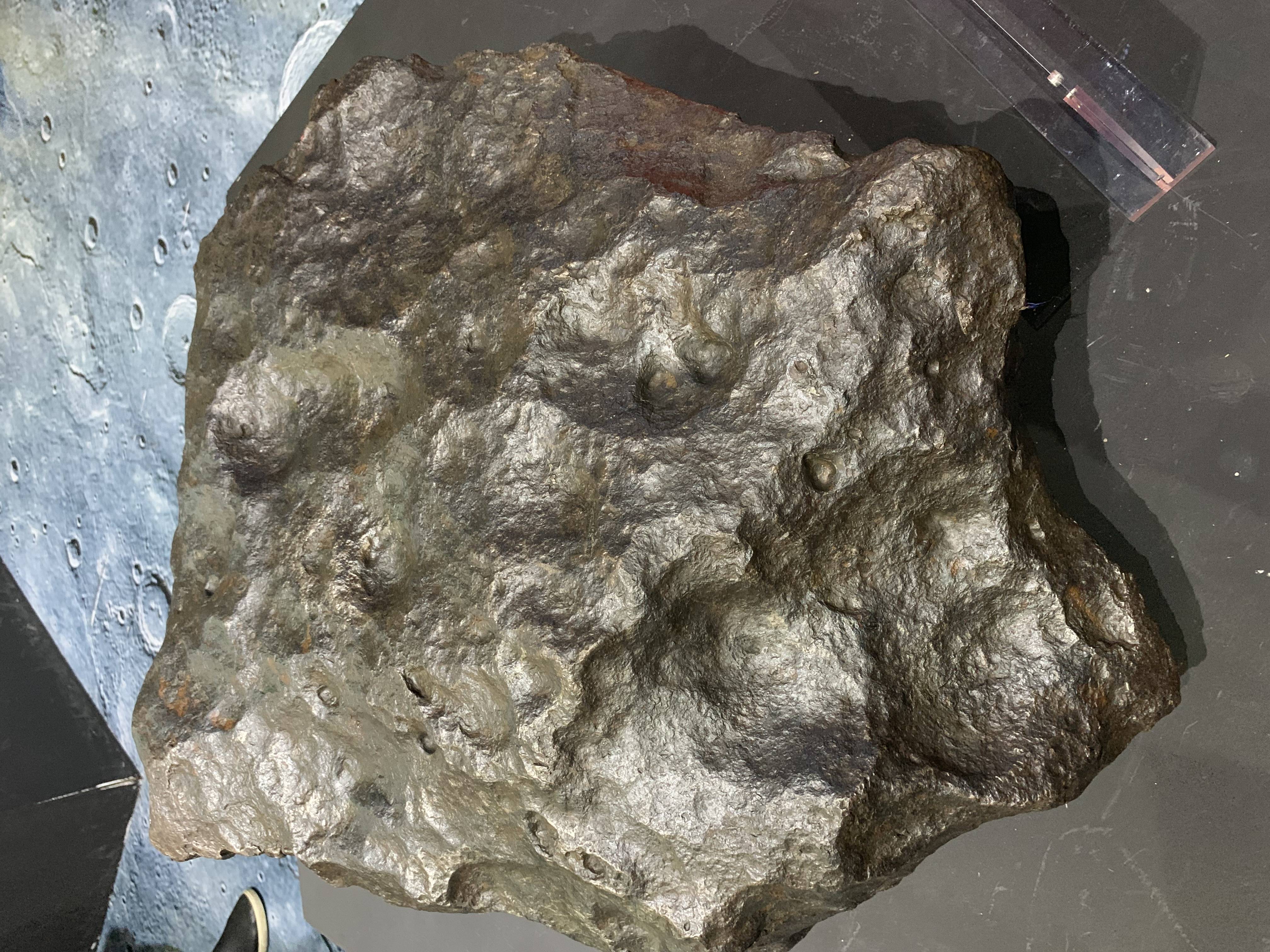陨石表面镍斑图片图片