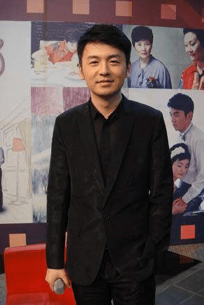 原创04年雷佳音生气破口大骂一女孩递来红牛哥喝点别上火