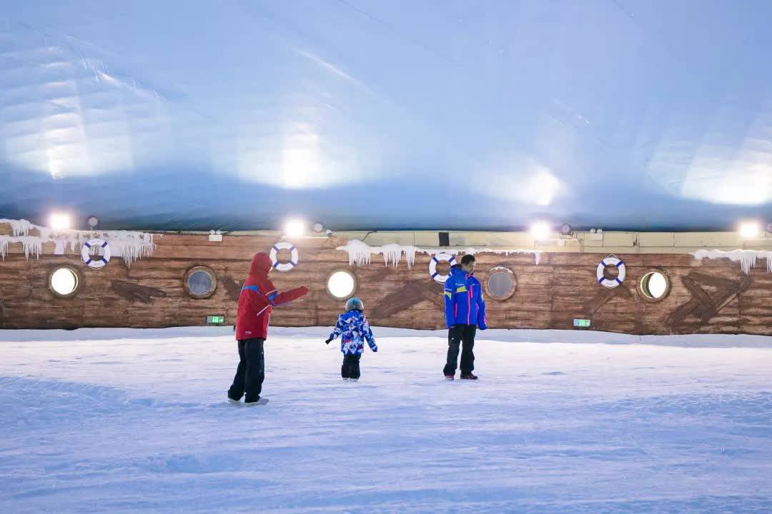 元旦去哪玩?我只想去溫州奇特冰雪樂園滑雪