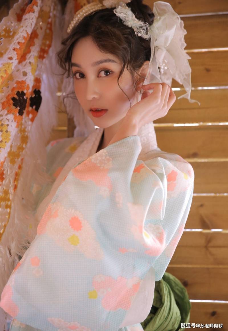 和服小姐姐手机壁纸