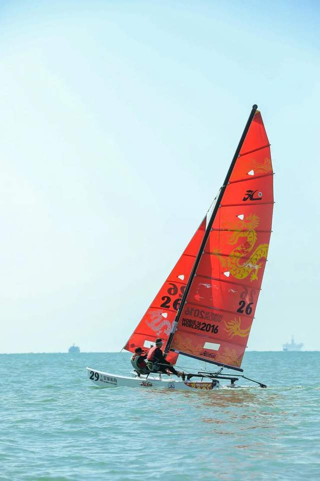 首届海南沙滩运动嘉年华(三亚)主题乐园hobie帆船跨年欢乐赛圆满收官