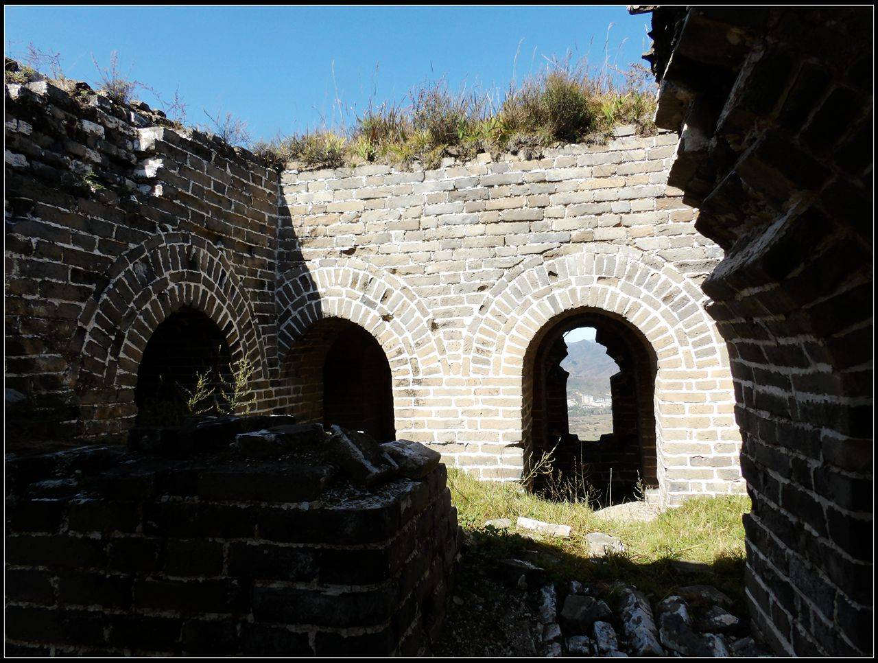 刀光暗淡硝烟尽断壁残墙向天歌涞源石窝村白石口段长城穿越4