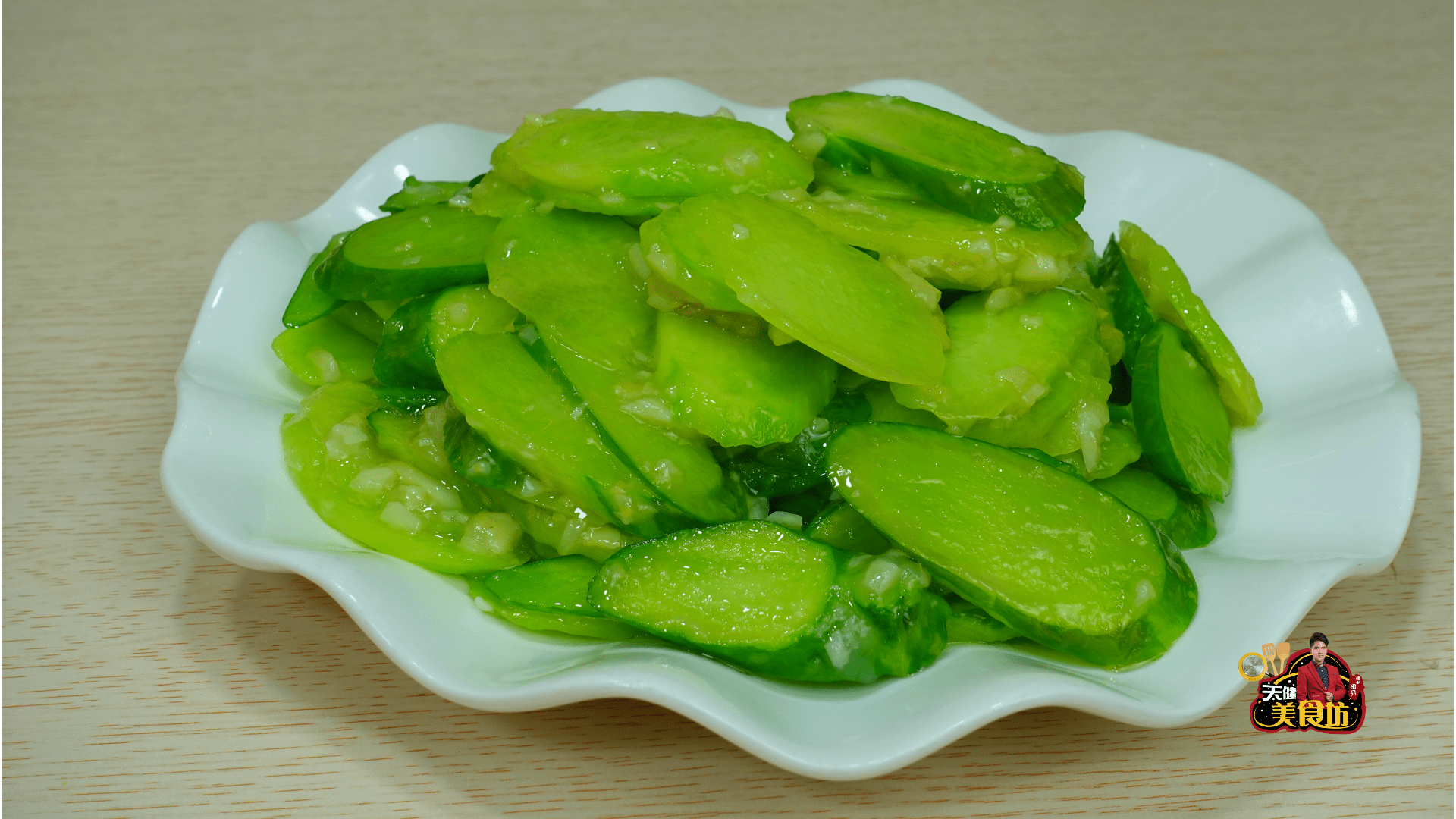 原创炒芥兰直接下锅就错了,多加这一步,炒出来又脆又嫩