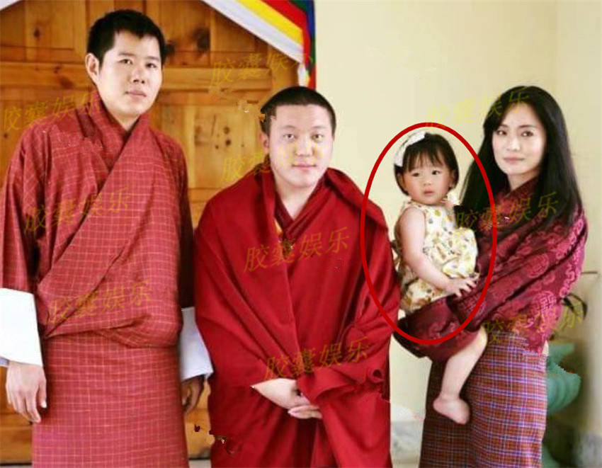 30岁不丹王后喜欢女儿,帮姐姐照顾外甥女,抱在怀中心都萌化了_王室