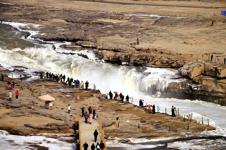 壶口瀑布，中国第二大瀑布，罕见焦糖冰瀑