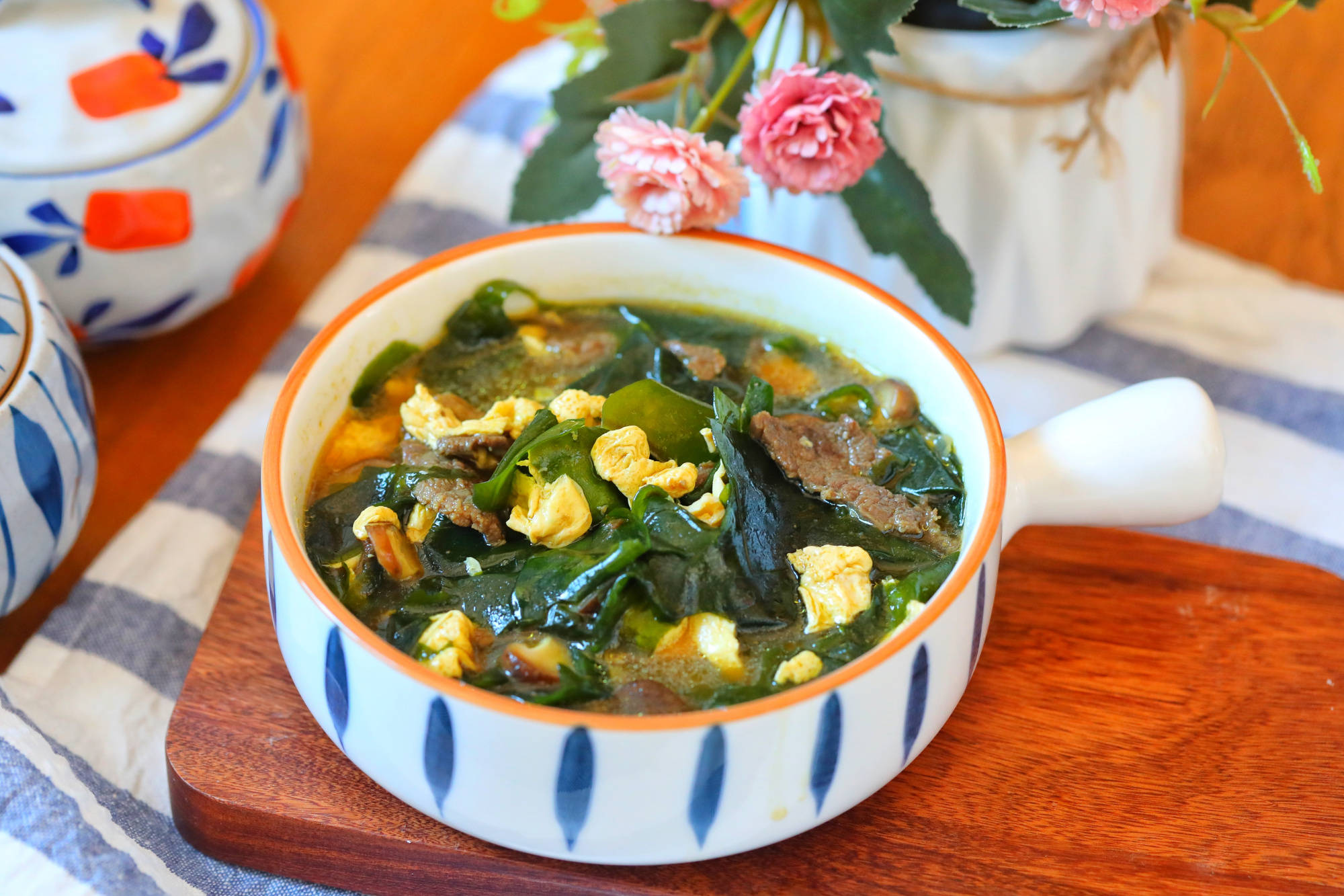 这汤简单营养又鲜美,十分钟就能端上桌,好消化易吸收,全家喜欢_牛肉汤