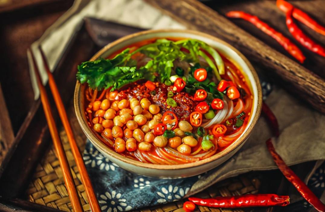 顺水食堂广西螺蛳粉和四川酸辣粉爱嗦粉的你更钟意谁