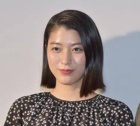 石原里美,戶田惠梨香先後嫁人……_半田