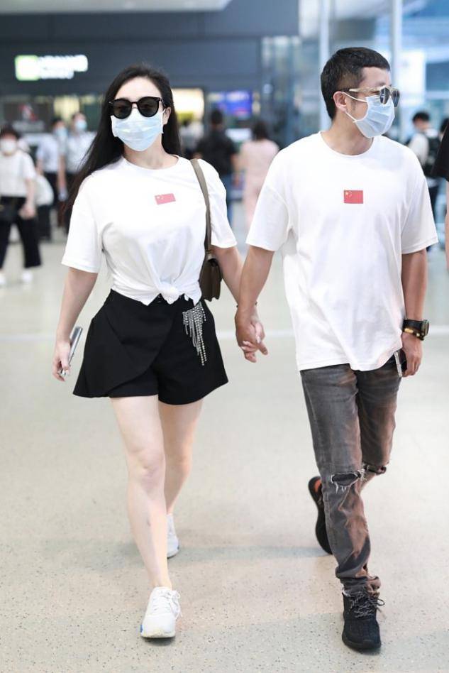 原创明星情侣装造型比拼个个甜蜜恩爱哪一对更会穿