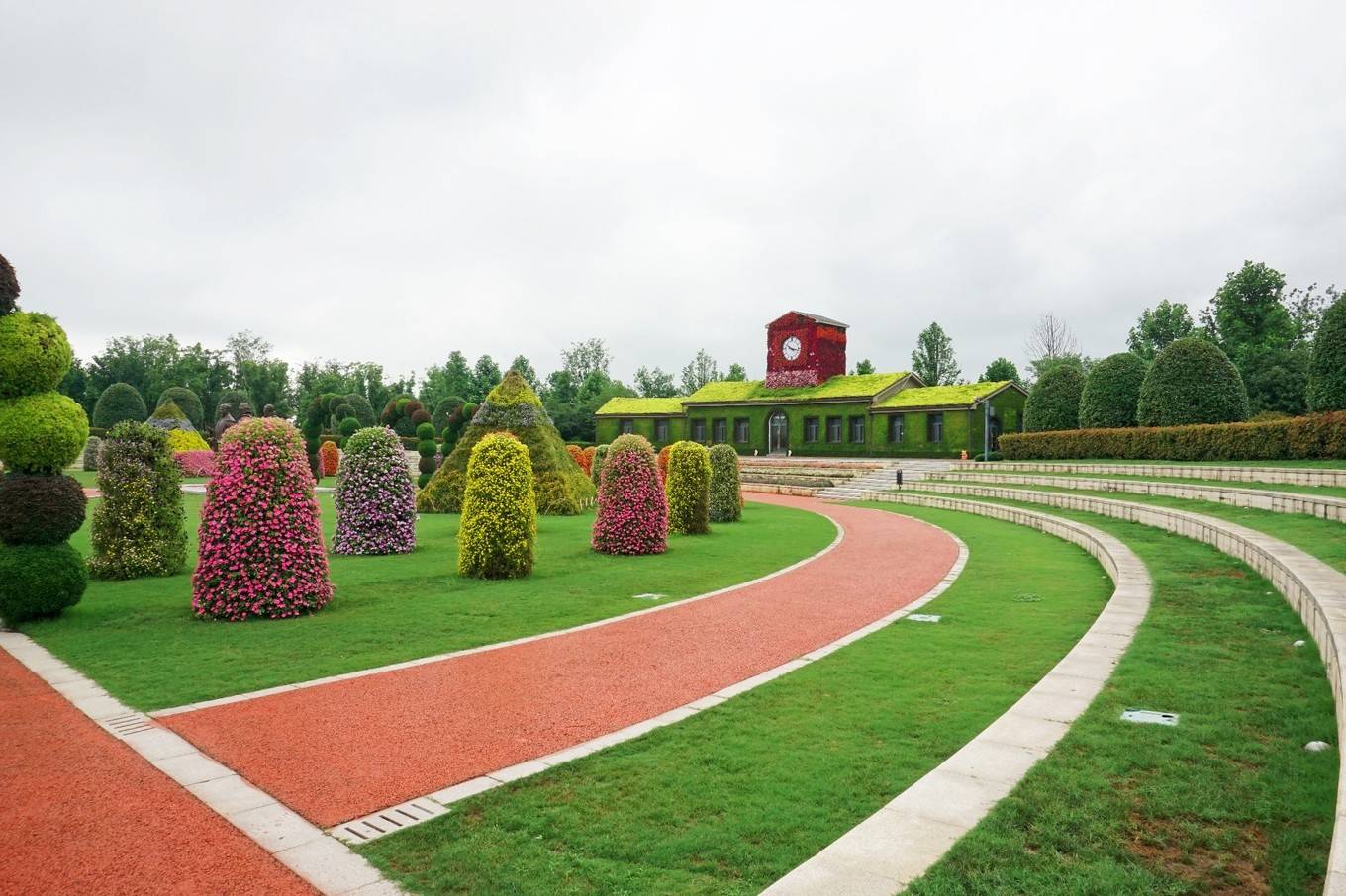 抚州有个三翁花园汤显祖莎士比亚塞万提斯中西式园林开满鲜花