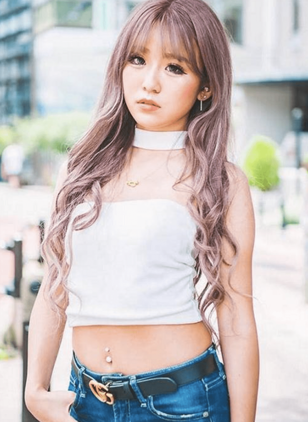 日本17岁新晋辣妹模特家境被扒原来是富家千金椅子只用lv